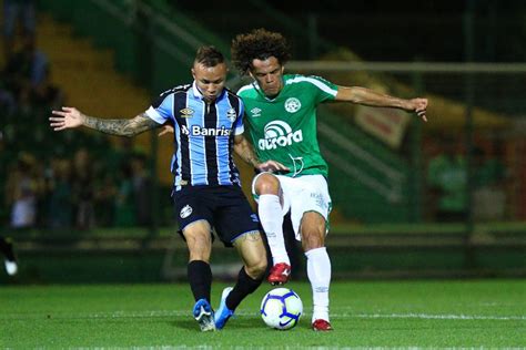 chapecoense joga bem